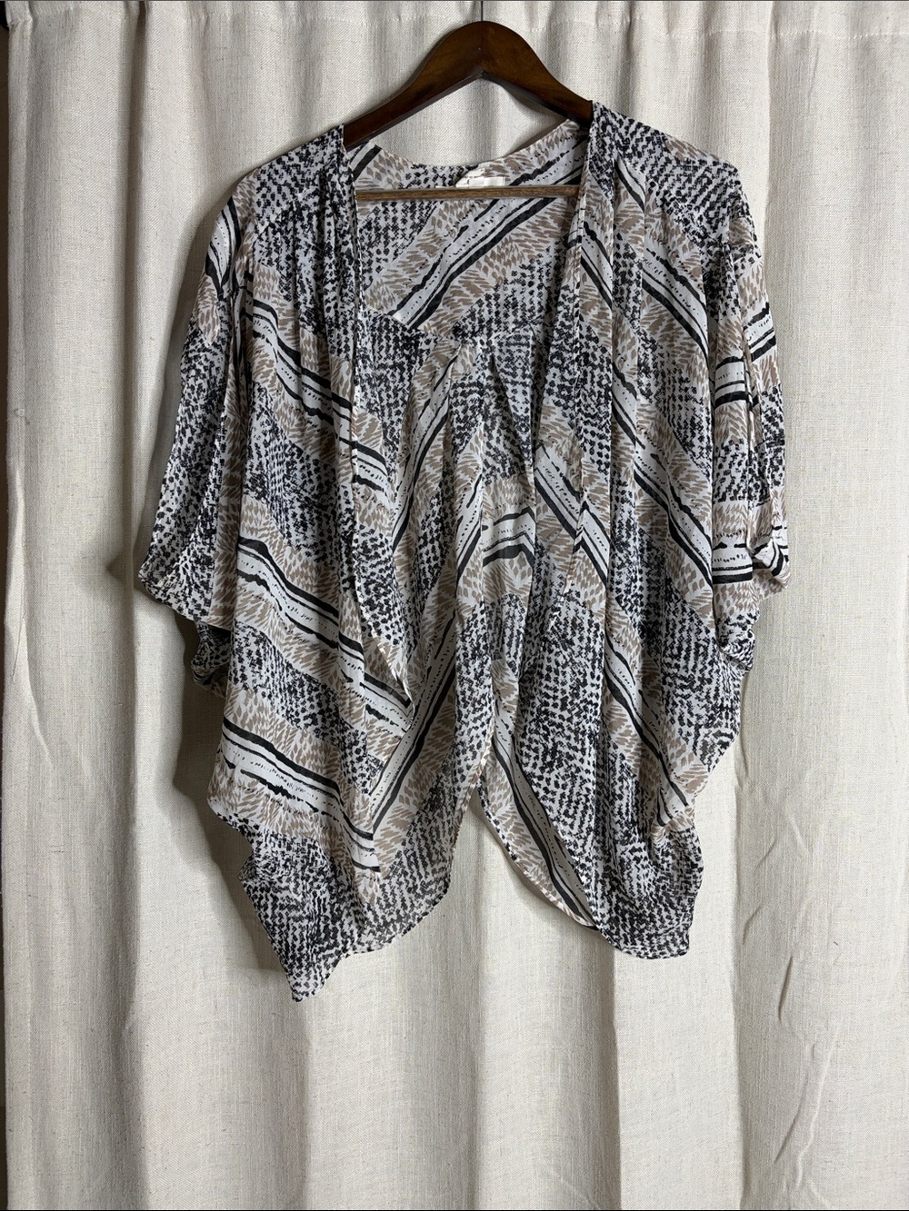 BCBGeneration Cream, Black & Tan Open-Front Patterned Kimono Cardigan